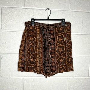 < Vintage Fashion Bug Brown Floral Print Skort >